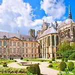 Grand T3 70m2 ,cosy Confort ,2 Chambres, 6 Personnes ,parking Privé Sécurisé Appartamento Reims