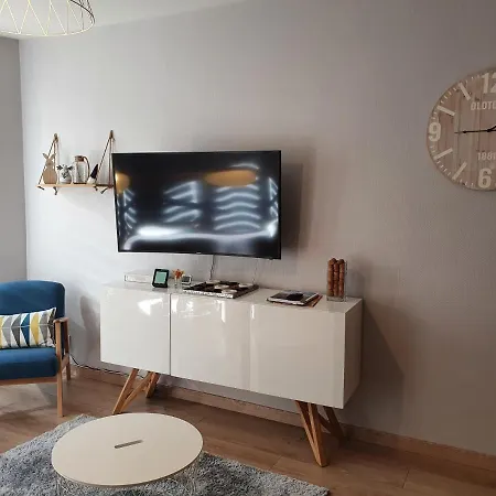 Grand T3 70m2 ,cosy Confort ,2 Chambres, 6 Personnes ,parking Prive Securise Remeš
